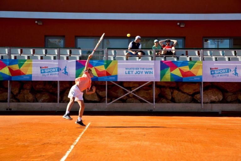 Riprende 15° “Tennis Trophy Fit Kinder Joy of Moving”