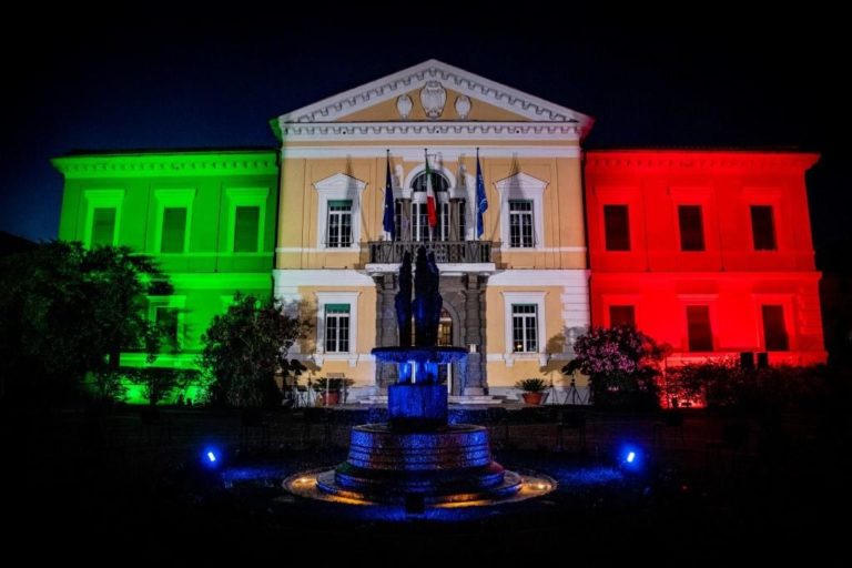 2 giugno, lo Spallanzani s’illumina col Tricolore
