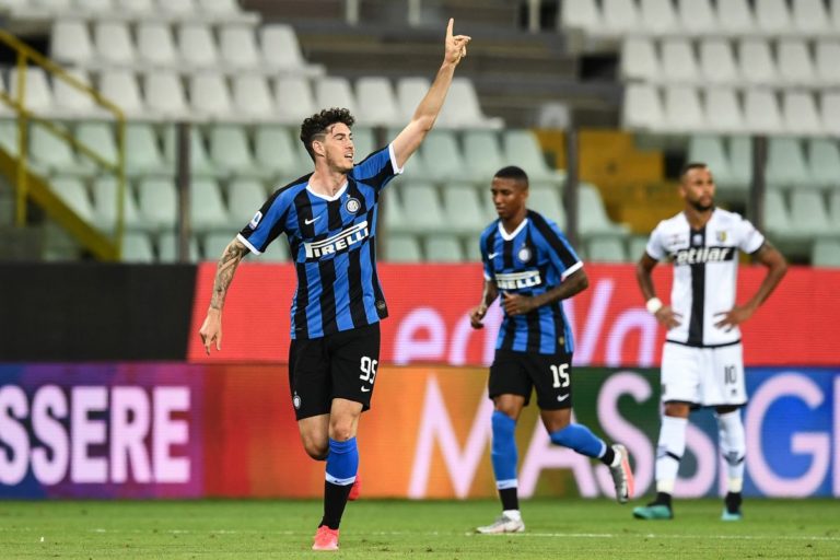L’Inter soffre, poi rimonta e vince a Parma nel finale