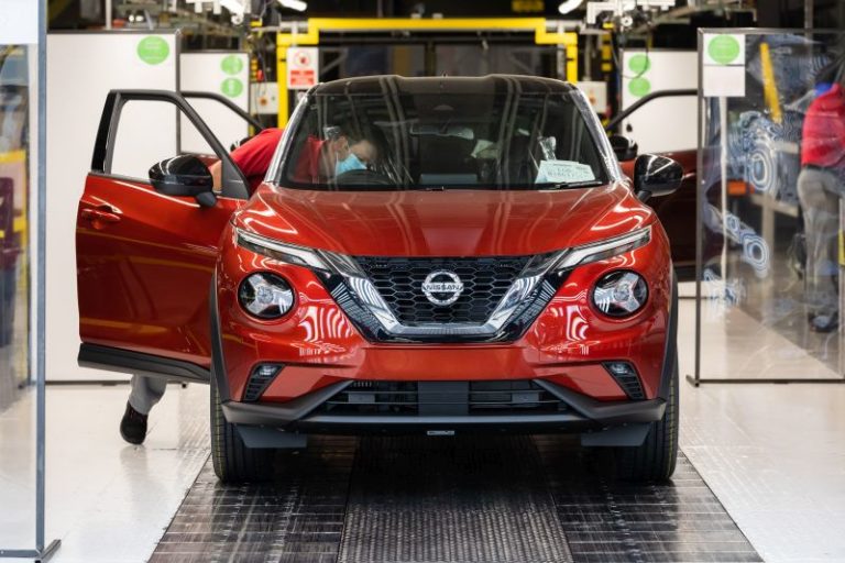 Nissan riavvia la produzione di veicoli a Sunderland