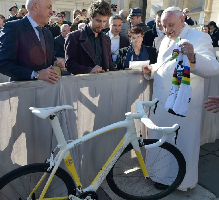 Al via asta sportiva promossa da Papa Francesco