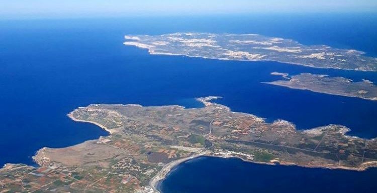 425 migrants entered Malta after weeks outside its territorial waters