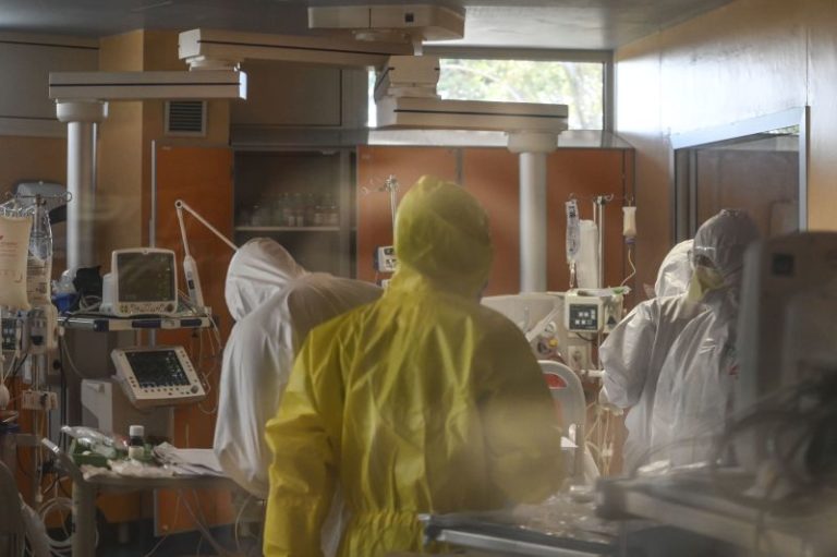 Coronavirus, cresce il numero di nuovi casi ma deceduti in calo