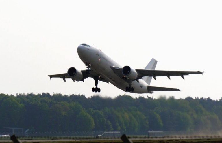 Voucher al posto dei rimborsi, procedimenti contro Alitalia e Volotea