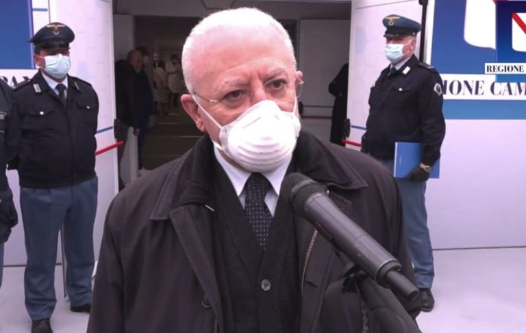 In Campania 27 nuovi casi di Covid, De Luca “Pericoloso rilassamento”