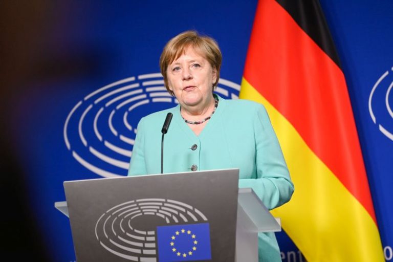 Ue, Merkel “Germania pronta a dimostrare straordinaria solidarietà”