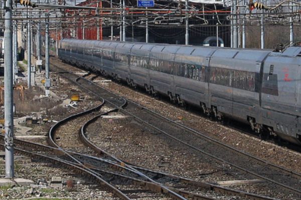 Treni e bus extraurbani, corse a pieno carico in Piemonte