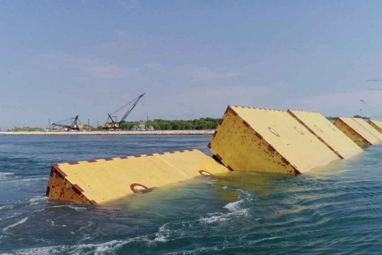 Mose, Conte “No passerella, completare opera in autunno-inverno”