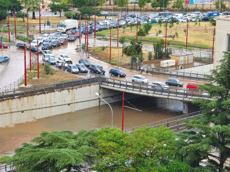 Bomba d’acqua su Palermo, due morti