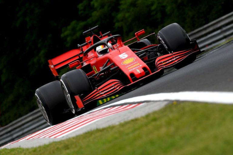 Hamilton il più veloce, ma sul bagnato Vettel è davanti nelle libere 2