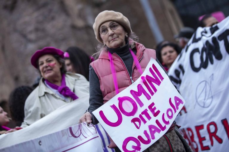 Violenza sulle donne, aumentano richieste aiuto in Lombardia
