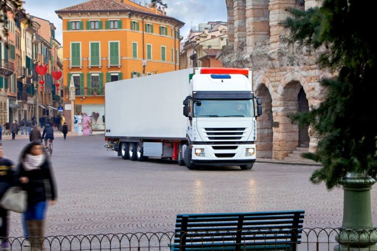 In calo in Calabria immatricolazioni di autocarri e autobus