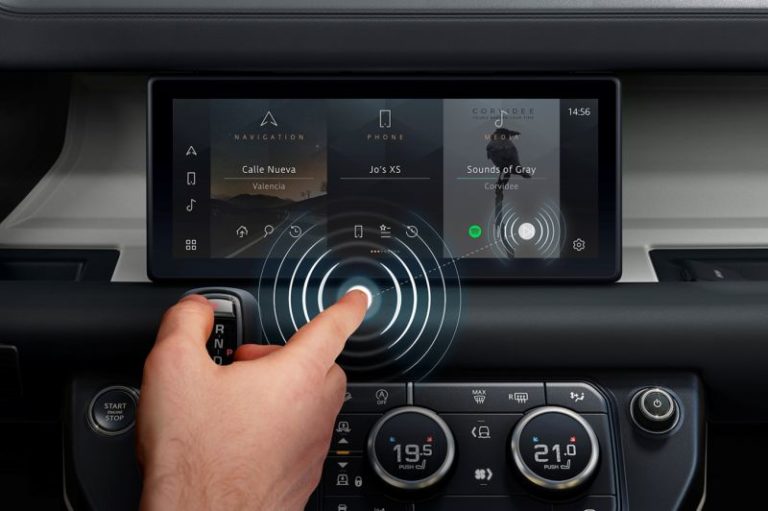 Jaguar Land Rover, nuovo touchscreen contactless “antivirus”