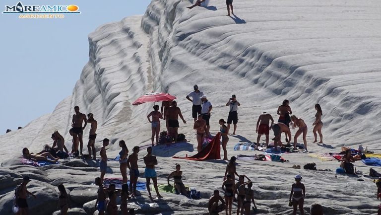 Allarme MareAmico “la ‘Scala dei Turchì presa d’assalto”