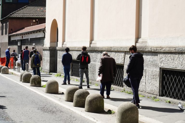 Povertà, un bando da 2 milioni per le famiglie più vulnerabili