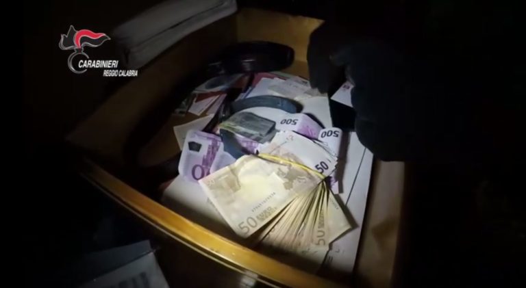 Favorivano la latitanza dei boss di ‘Ndrangheta, 14 arresti