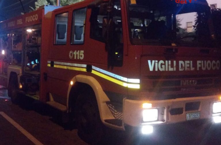 In fiamme Riserva di Monte Cofano nel Trapanese