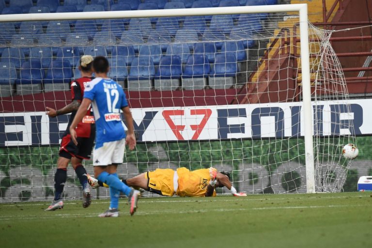 Il Napoli passa a Marassi, il Genoa è sconfitto 2-1