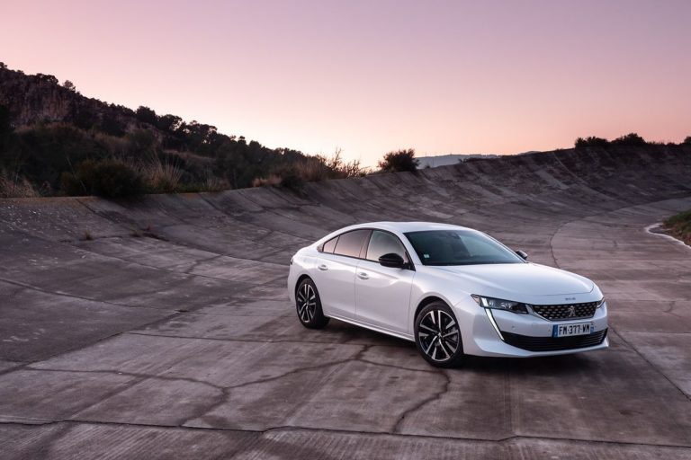 Peugeot 508 Hybrid l’efficienza dell’ibrido Plug-In