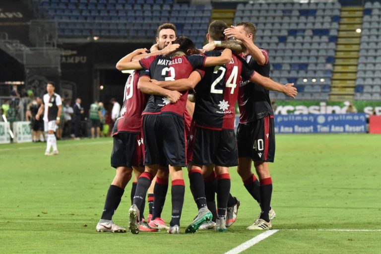 La Juve cade a Cagliari, la Roma conquista il 5° posto