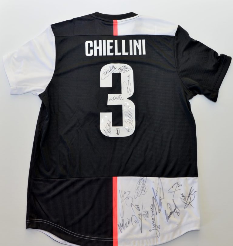 Maglie squadre Serie A all’asta per “We Run Together”