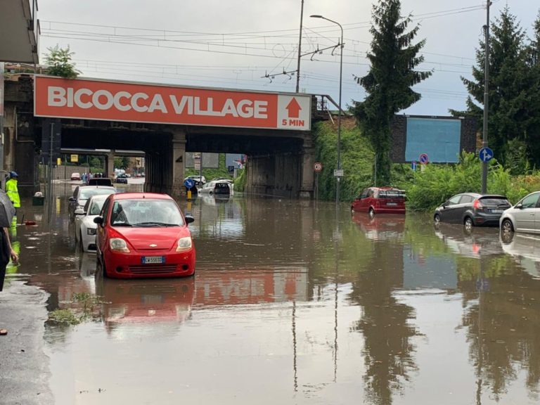 Bomba d’acqua su Milano, esonda il Seveso