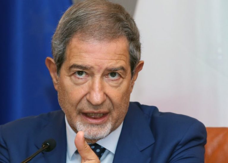 Covid, Musumeci “La Sicilia non è ancora gialla ma parametri al limite”