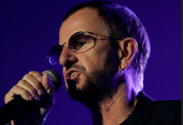 Ringo Starr, il “Beatle triste” compie 80 anni