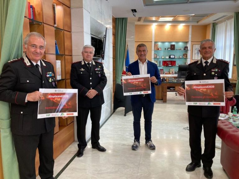 Incendi, Pecoraro Scanio “Potenziare la prevenzione”