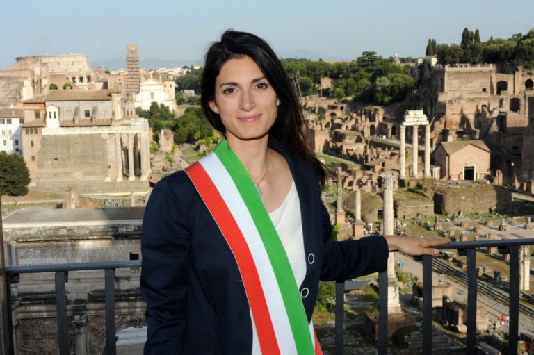 Raggi “mi ricandido a sindaco di Roma, avanti a testa alta”