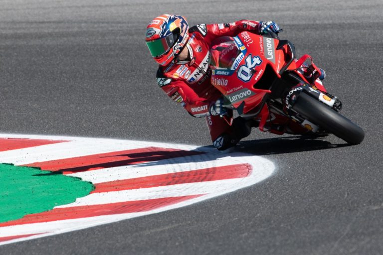 Dovizioso vince in Austria, pauroso incidente Morbidelli-Zarco