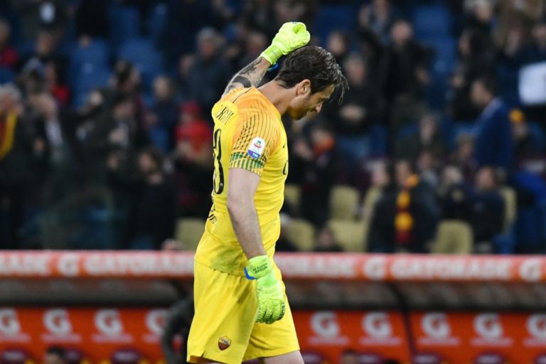 Il Covid spaventa la Serie A, positivi Mirante e 3 giocatori Cagliari