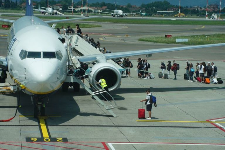 Nella prima metà di agosto cresce il traffico aereo