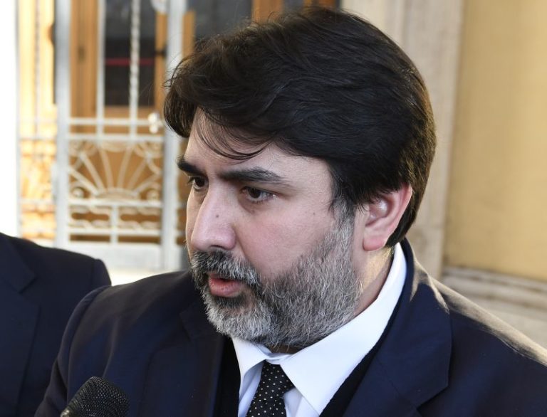 Solinas “Sardegna non è isola di untori”, focolaio al Billionaire