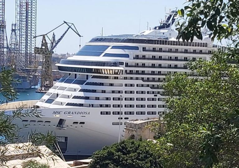 Malta, tenth deadh related do Covid and 1st cruise ship since march 2020