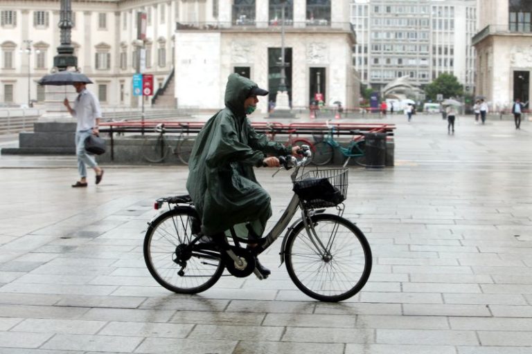 Maltempo, allerta arancione in Lombardia per temporali