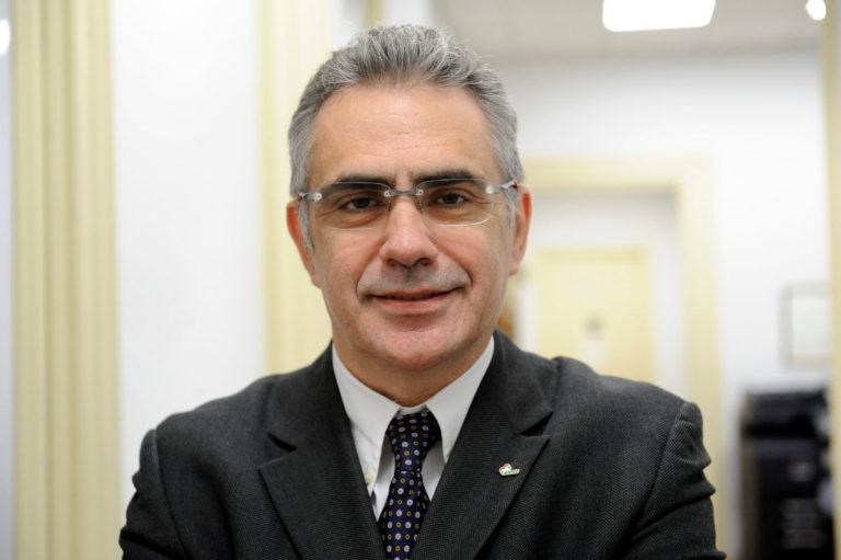 Pregliasco “Nessun allarmismo, ma gli stadi restino chiusi”
