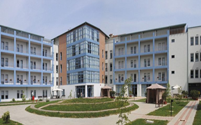 Ritorna l’incubo Rsa, 21 anziani contagiati dal Covid a Milano