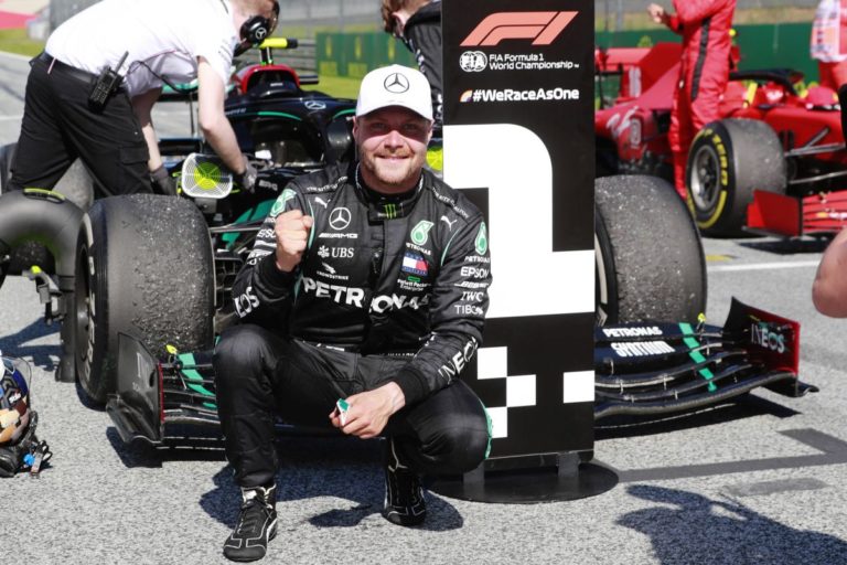 Bottas rinnova con Mercedes “Combatterò ancora per il titolo”