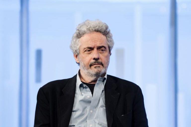 Piovani “Teatri chiusi come tombe, situazione difficile”