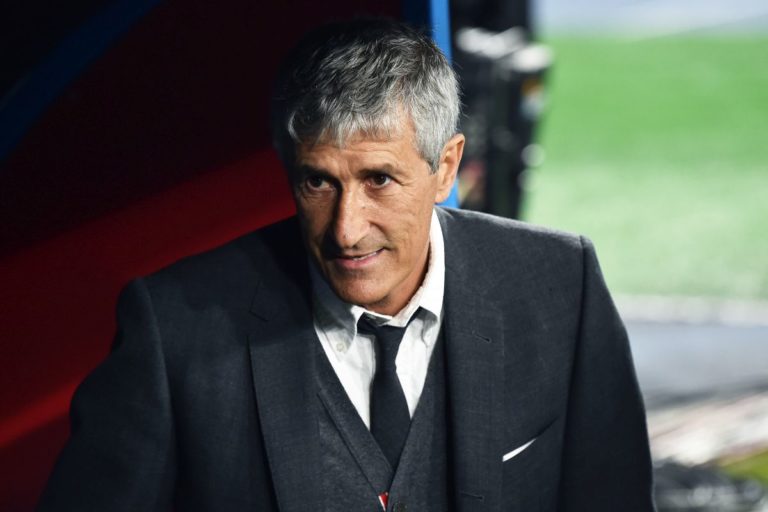 Barcellona, esonerato il tecnico Setien