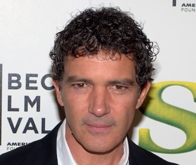 Antonio Banderas positivo al Covid-19