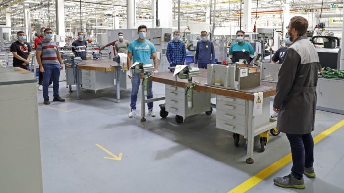 Berufsausbildung bei Opel, September 2020