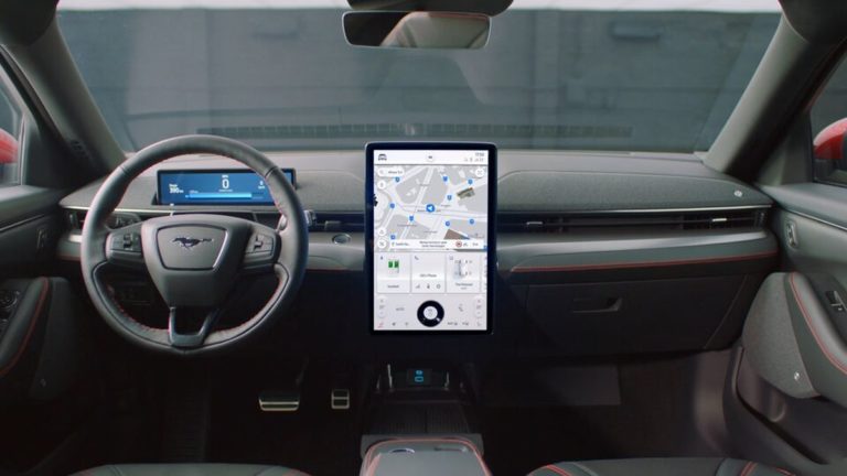 Nuovo Ford Sync impara le tue abitudini e personalizza l’auto