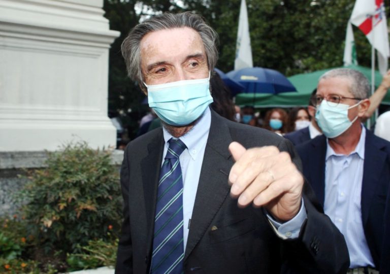 Bocciata la mozione di sfiducia contro Fontana