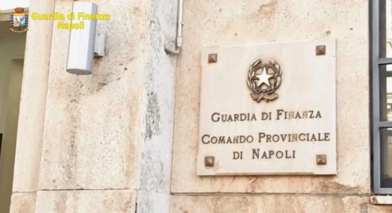 Nel Napoletano mazzette da commercianti per ritiro rifiuti a Bacoli