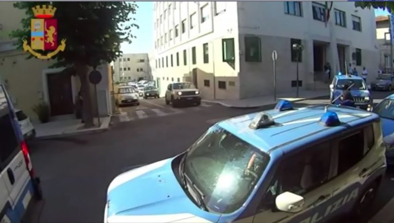 Violenza sessuale su due turiste minorenni nel Materano, 4 arresti