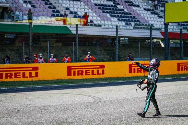 Hamilton trionfa al Mugello, le due Ferrari a punti
