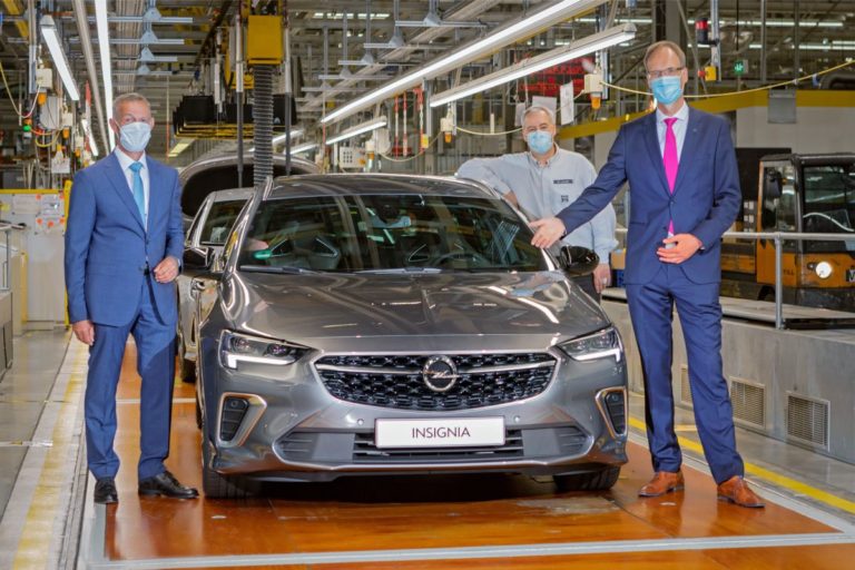 Nuova Opel Insignia esce da linea di produzione di Rùsselsheim