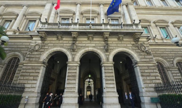 Bankitalia, a luglio debito pubblico in crescita ed entrate in calo